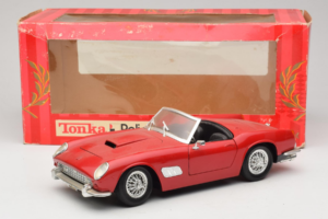 Ferrari California Cabriolet Red Tonka 1:18 01109-P1 Diecast — photo 8 of 8