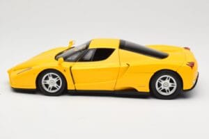 Ferrari Enzo Yellow Hot Wheels 1:18 C1550 Diecast — photo 4 of 8