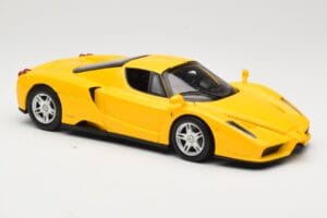 Ferrari Enzo Yellow Hot Wheels 1:18 C1550 Diecast — photo 6 of 8