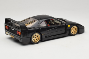 Ferrari F40 Black with Gold Wheels Bburago 1:18 3032-B2 Diecast — photo 3 of 8