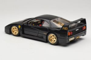 Ferrari F40 Black with Gold Wheels Bburago 1:18 3032-B2 Diecast — photo 7 of 8
