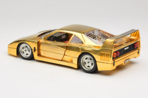 Ferrari F40 Chrome Gold Limited Edition 250 pcs Bburago 1:18 3332-G1 Diecast — photo 7 of 8