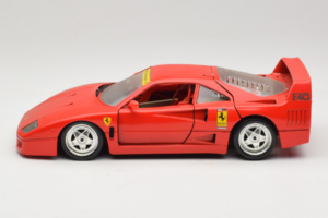 Ferrari F40 Club Deutschland Red Bburago 1:18 3032-L3 Diecast — photo 4 of 8