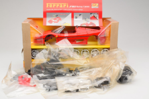 Ferrari F40 Red Model Kit Maisto 1:18 39822 Diecast — photo 2 of 2