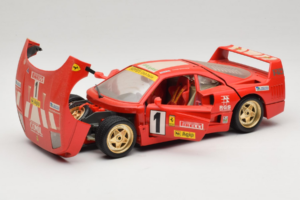 Ferrari F40 Evoluzione #1 Pirelli Red 1992 Bburago 1:18 3042-P1 Diecast — photo 2 of 8