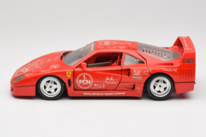 Ferrari F40 Evoluzione FC Nürnberg Special Edition Red Bburago 1:18 3042-FCN Diecast — photo 4 of 8