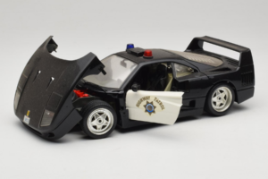 Ferrari F40 Highway Patrol Black White Bburago 1:18 3022-H1 Diecast — photo 2 of 8