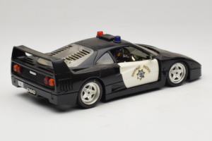 Ferrari F40 Highway Patrol Black White Bburago 1:18 3022-H1 Diecast — photo 3 of 8