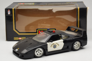 Ferrari F40 Highway Patrol Black White Bburago 1:18 3022-H1 Diecast — photo 8 of 8