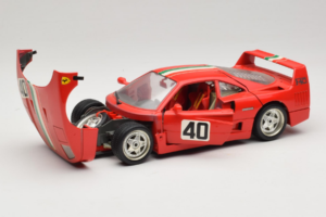 Ferrari F40 #40 Red with Italian Flag Bburago 1:18 3032-P1 Diecast — photo 2 of 8