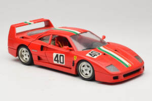 Ferrari F40 #40 Red with Italian Flag Bburago 1:18 3032-P1 Diecast — photo 6 of 8