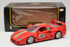 Ferrari F40 #40 Red with Italian Flag Bburago 1:18 3032-P1 Diecast — photo 8 of 8