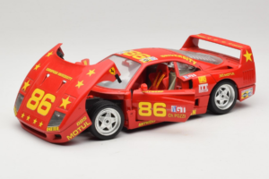 Ferrari F40 LM #86 Ch. Pozzi IMSA 24 Hours of Le Mans 1985 Red Bburago 1:18 3332-P6 Diecast — photo 2 of 8