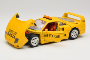 Ferrari F40 Safety Car Yellow Bburago 1:18 3032-Y2 Diecast — photo 2 of 8