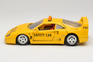 Ferrari F40 Safety Car Yellow Bburago 1:18 3032-Y2 Diecast — photo 4 of 8