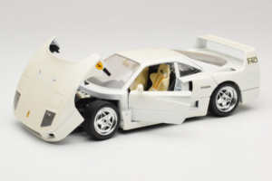 Ferrari F40 White Bburago 1:18 3332-W4 Diecast — photo 2 of 8