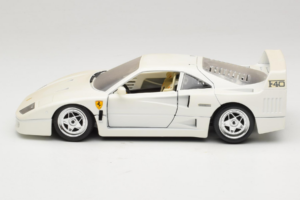 Ferrari F40 White Bburago 1:18 3332-W4 Diecast — photo 4 of 8