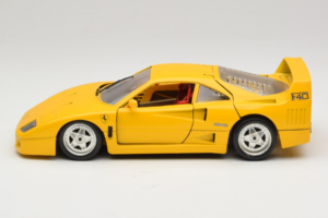 Ferrari F40 Yellow Bburago 1:18 3032-Y1 Diecast — photo 4 of 8