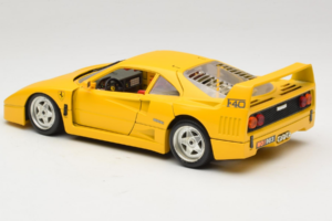 Ferrari F40 Yellow Bburago 1:18 3032-Y1 Diecast — photo 7 of 8