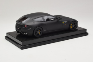 Ferrari FF Matte Black MR Collection 1:18 FERR04CAL Resin — photo 3 of 7