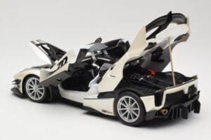 Ferrari FXX-K Evo #70 White Bburago 1:18 18-16012 Diecast — photo 5 of 8