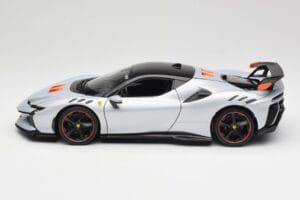 Ferrari SF90 XX Stradale Arctic White Bburago 1:18 18-16020W Diecast — photo 4 of 8