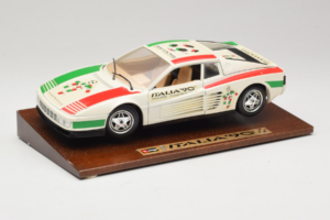 Ferrari Testarossa Italia 90 White Bburago 1:18 3059-W1 Diecast — photo 2 of 8