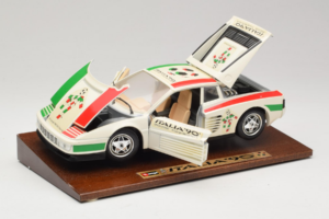 Ferrari Testarossa Italia 90 White Bburago 1:18 3059-W1 Diecast — photo 3 of 8