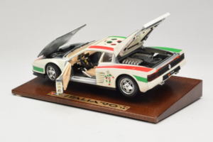 Ferrari Testarossa Italia 90 White Bburago 1:18 3059-W1 Diecast — photo 5 of 8