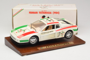 Ferrari Testarossa Italia 90 White Bburago 1:18 3059-W1 Diecast — photo 8 of 8