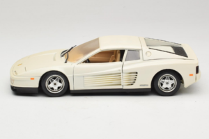 Ferrari Testarossa White Bburago 1:18 3019-W1 Diecast — photo 4 of 8