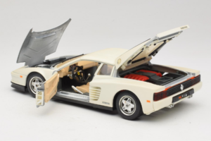 Ferrari Testarossa White Bburago 1:18 3019-W1 Diecast — photo 5 of 8