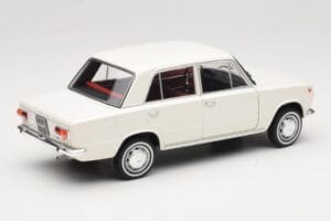 Fiat 124 White IXO 1:18 18CMC205OP Diecast — photo 3 of 8