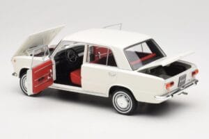Fiat 124 White IXO 1:18 18CMC205OP Diecast — photo 5 of 8