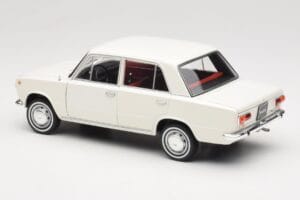 Fiat 124 White IXO 1:18 18CMC205OP Diecast — photo 7 of 8