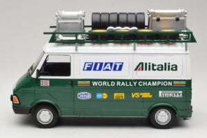 Fiat 242 Alitalia Rally Team Assistance With Trailer 1978 IXO 1:18 18CMC027WX Diecast — photo 4 of 7