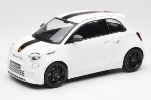 Abarth 500e White IXO 1:18 MCG18497 Diecast