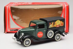 Ford Bache Coca-Cola Solido 1:18 9513 Diecast — photo 8 of 8