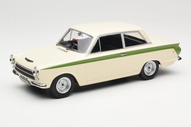 Ford Cortina Lotus White & Green Stripe MCG 1:18 MCG18434 Diecast
