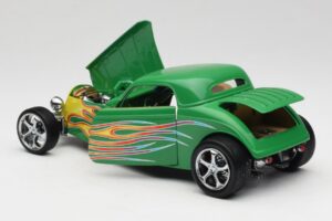 Ford Coupe Green with Fire Road Signature 1:18 30109 Diecast — photo 5 of 8