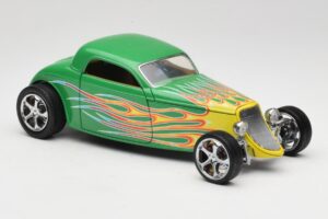Ford Coupe Green with Fire Road Signature 1:18 30109 Diecast — photo 6 of 8