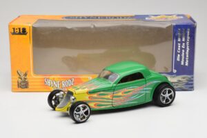 Ford Coupe Green with Fire Road Signature 1:18 30109 Diecast — photo 8 of 8