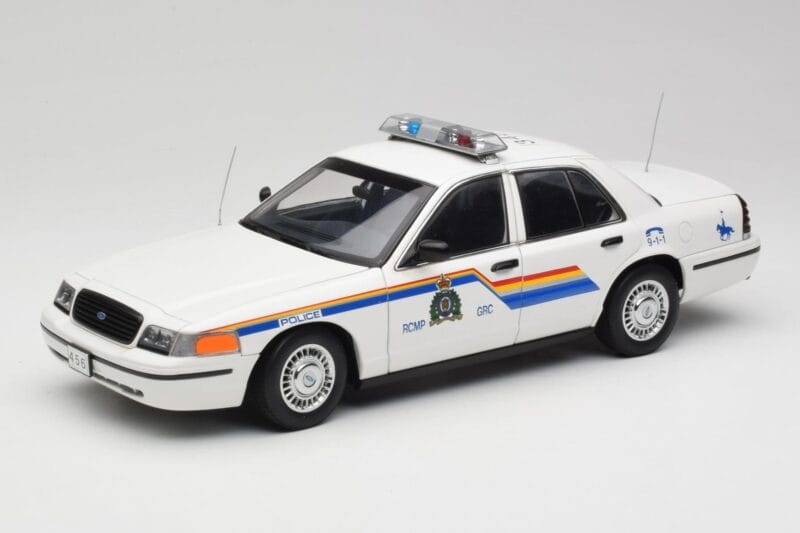 Ford Crown Victoria RCMP Police Car AUTOart 1:18 72706 Diecast
