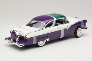 Ford Crown Victoria White Purple Road Signature 1:18 92138-P1 Diecast — photo 2 of 6