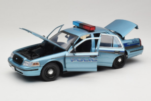 Ford Crown Victoria Police Cruiser Twilight Blue Greenlight 1:18 1643 Diecast — photo 2 of 8
