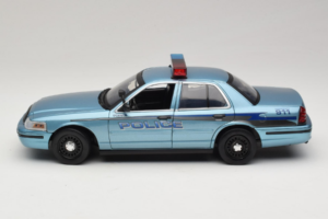 Ford Crown Victoria Police Cruiser Twilight Blue Greenlight 1:18 1643 Diecast — photo 4 of 8