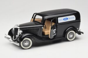 Ford Delivery Truck Ford Parts Black Solido 1:18 8417 Diecast — photo 3 of 8