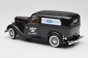 Ford Delivery Truck Ford Parts Black Solido 1:18 8417 Diecast — photo 5 of 8
