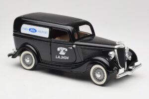 Ford Delivery Truck Ford Parts Black Solido 1:18 8417 Diecast — photo 6 of 8