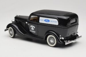 Ford Delivery Truck Ford Parts Black Solido 1:18 8417 Diecast — photo 7 of 8